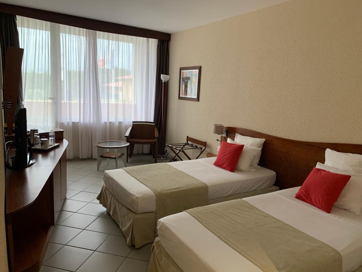 Hotel Des Roches Kourou Exteriör bild